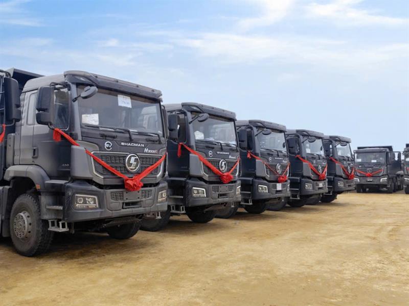 Sự kiện bàn giao 23 xe ben Shacman H3000S tới khách hàng tại Nghệ An