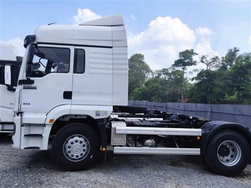 Xe đầu kéo Shacman X5000 4X2 Weichai 340HP cầu láp